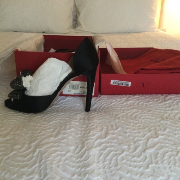 VALENTINO, size 37, black satin with rhinestone bows - Picture 4 of 8